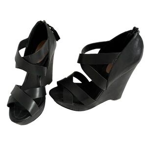 True Religion Strappy Black Leather Wedge Platform Shoes Sandals Size 9